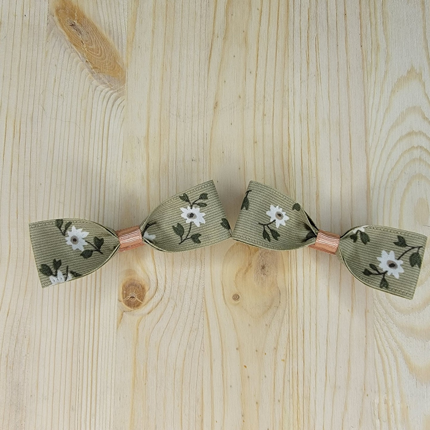 Green Vintage- Style Floral Print Hair Bows- Set of 2